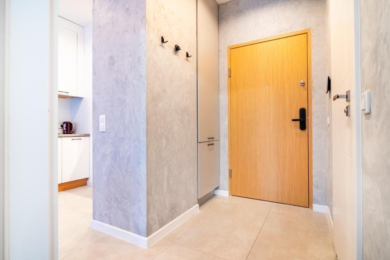 Apartamentysnu, Wola Premium III Z Parkingiem วอร์ซอ ภายนอก รูปภาพ